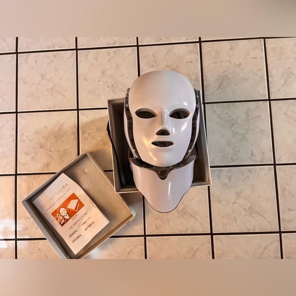 NEW IN BOX 7 Colors LED Light Photon Face Neck Mask Rejuvenation Facial - Picture 9 of 10